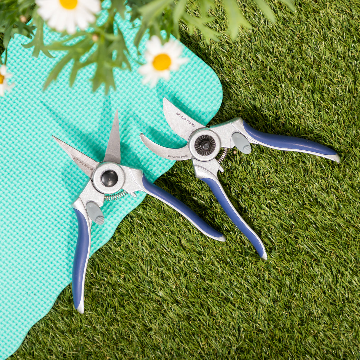 Alfresia Garden Pruner & Garden Secateurs Set