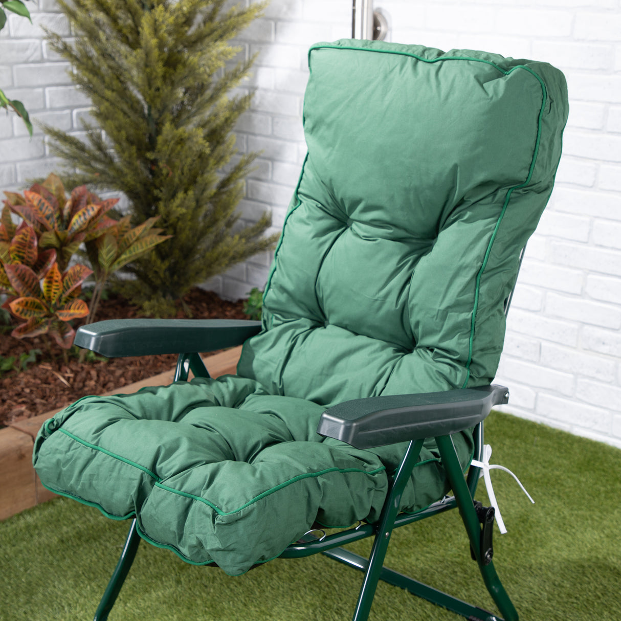 Alfresia Reclining Garden Chair – Green Frame with Classic Cushion