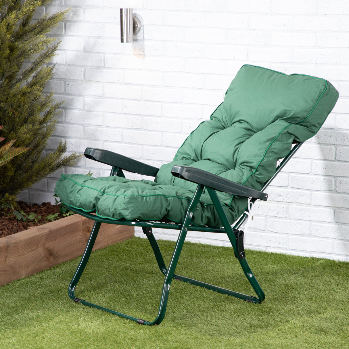 Alfresia Reclining Garden Chair – Green Frame with Classic Cushion