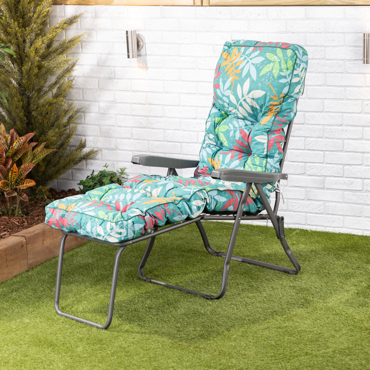 Alfresia Garden Sun Lounger and Cushion – Charcoal Frame with Classic Cushion