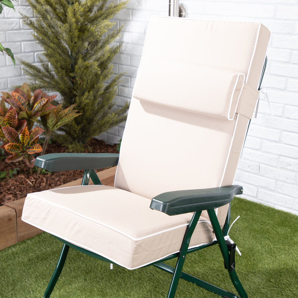 Alfresia Reclining Garden Chair – Green Frame with Luxury Cushion