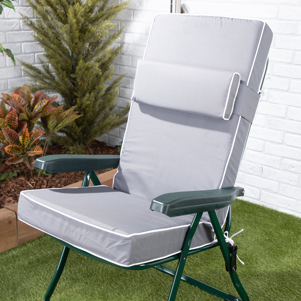 Alfresia Reclining Garden Chair – Green Frame with Luxury Cushion